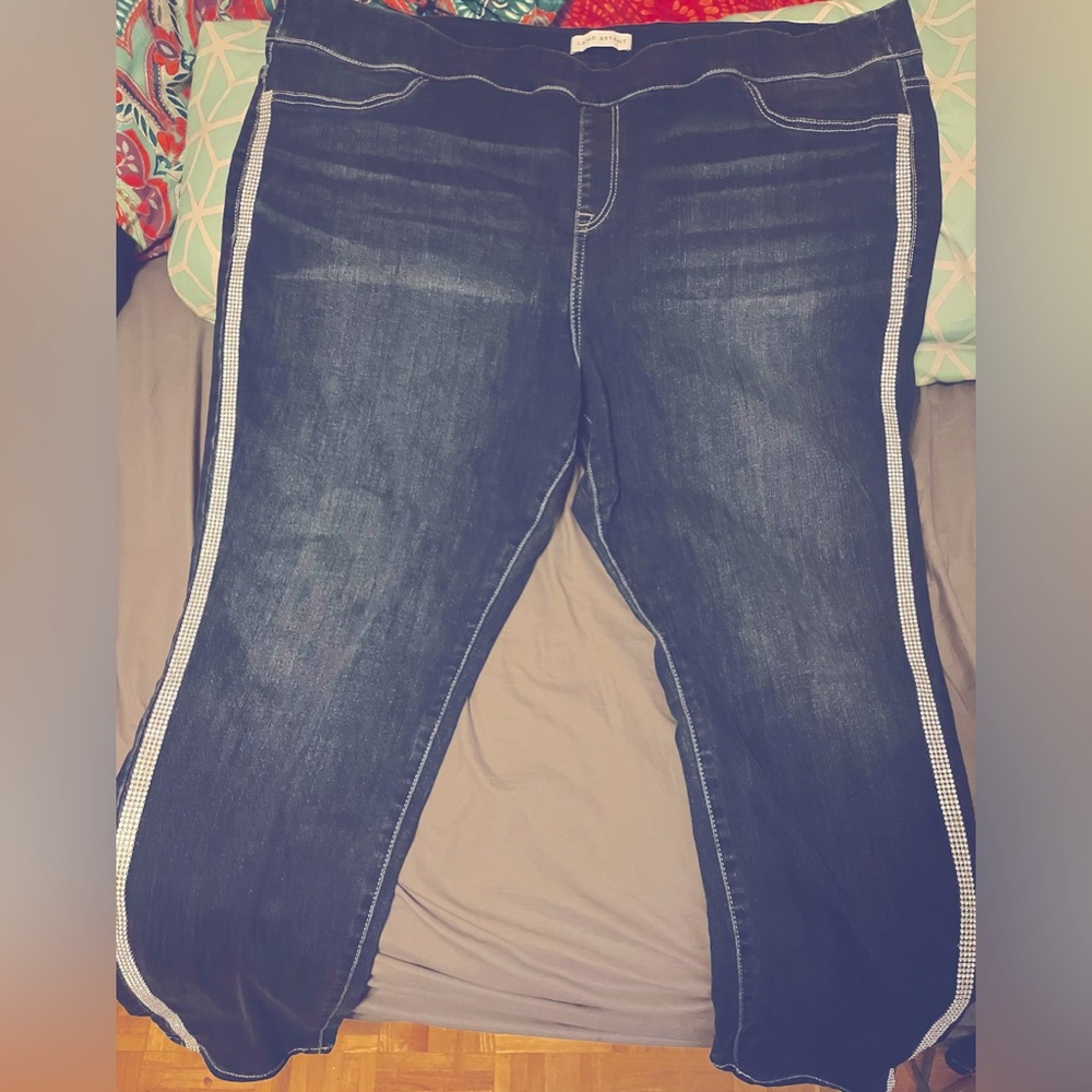 26 Stretch Blue Jeans w/Bling Down the Side Seams (pull-on) LANE BRYANT LIKE NEW